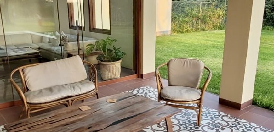 Venta de moderna casa estilo unico con lindos jardines en Los Ejidos en Piura